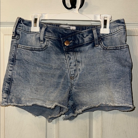 Abercrombie & Fitch Kids Teens Size 15/16 Blue Denim Fringe Shorts. - Picture 1 of 5